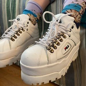 Women’s platform Fila sneakers. 🍒🖤 /$65 obo/